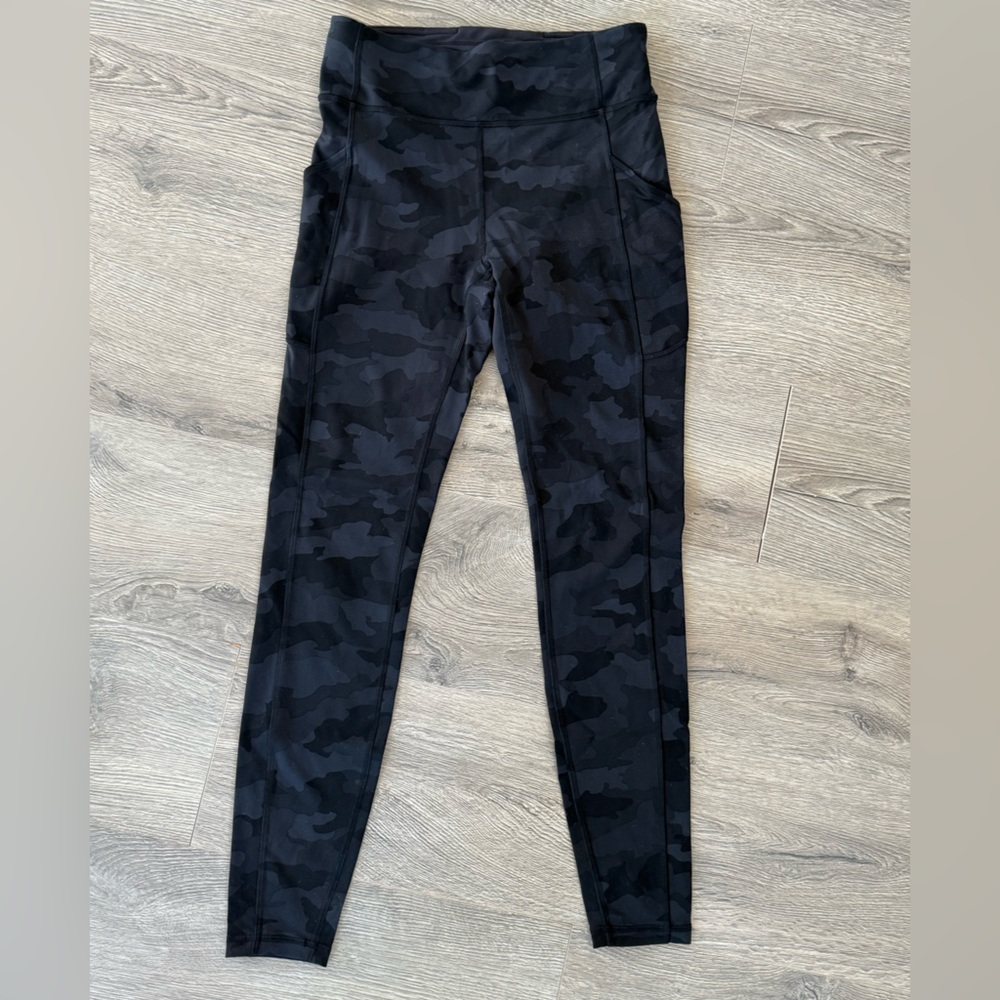 Lululemon Black Camo Leggings, size 8